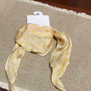 LC Lauren Conrad Yellow Daisy Hair Scarf